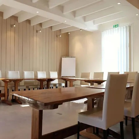 Clos De La Court D'aron فندق مبيت وإفطار 3*