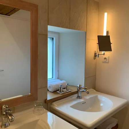 Clos De La Court D'aron Bed & Breakfast