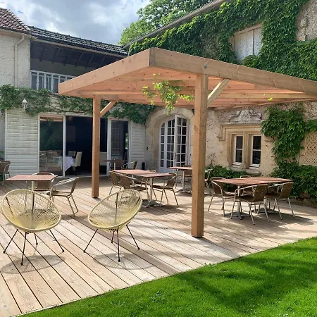 Couette-café Le Clos De La Court D'aron