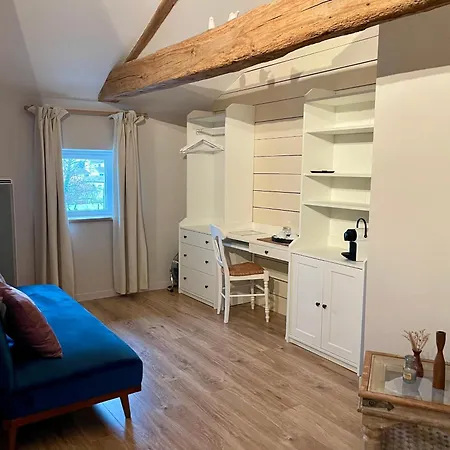 Clos De La Court D'aron Bed & Breakfast *