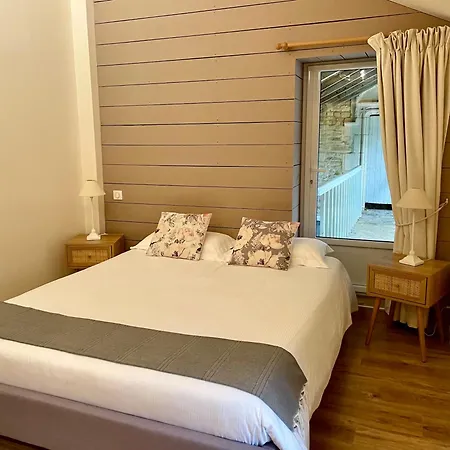 Clos De La Court D'aron فندق مبيت وإفطار 3*